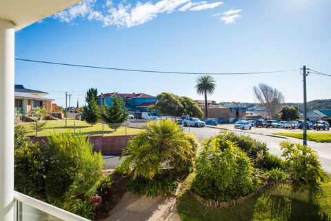 Crystal Waters Unit 2 - Perths Hotel 1