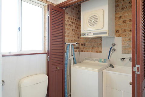 Crystal Waters Unit 2 - Perths Hotel 2