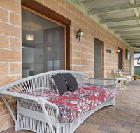 Cudgee - quaint cottage with separate cabin - Perths Hotel