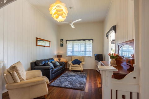 Curlew Cottage - Yungaburra - Perths Hotel 1