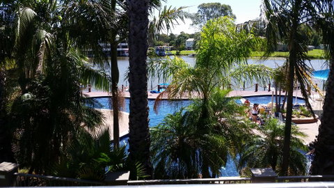 Cypress Waterfront Spa Apartment - Perths Hotel 0