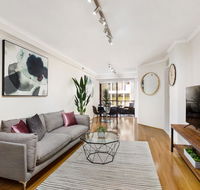 Darlinghurst One Bedroom Modern Self-Contained Apartment with parking - easy access to Sydney CBD 45 PEL - Perths Hotel