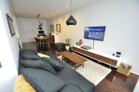 Darlinghurst Self-Contained Modern One-Bedroom Apartment (313 BUR) - Perths Hotel 2