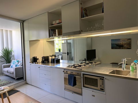 Darlinghurst Spacious Apartment With Balcony And Pool With Harbour Views - Perths Hotel 1