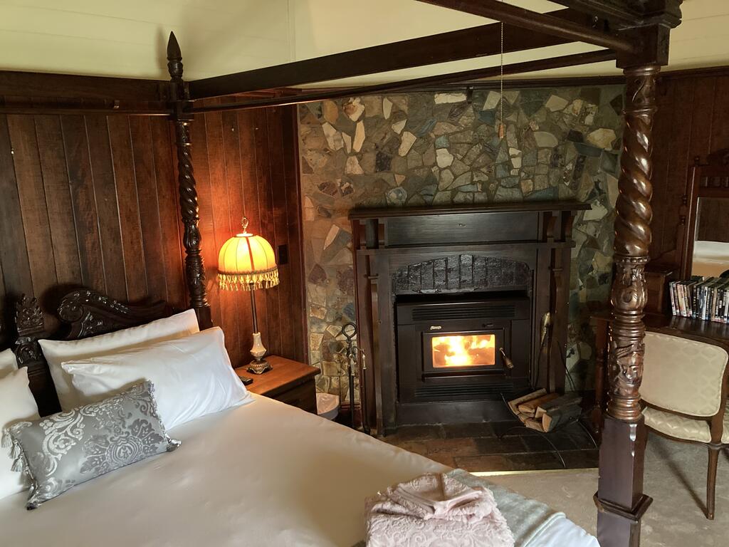 Deepwater NSW Perths Hotel