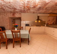 Desert Dwellers Underground BB - Perths Hotel