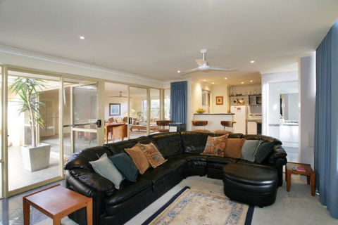Dolphin 3 Bedroom House By Shoalwater Executive Homes - Perths Hotel 0