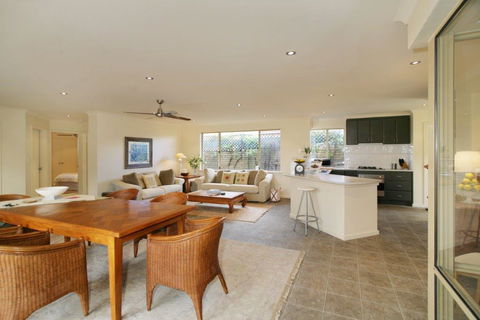 Dolphin 3 Bedroom House By Shoalwater Executive Homes - Perths Hotel 3