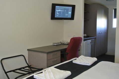 Dooley's Tavern & Motel Springsure - Perths Hotel 2