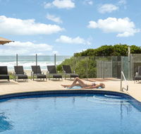 Dorchester On The Beach - Perths Hotel