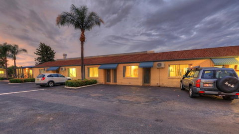 Dubbo Midstate Motor Park - Perths Hotel 2
