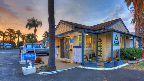 Dubbo Midstate Motor Park - Perths Hotel 0