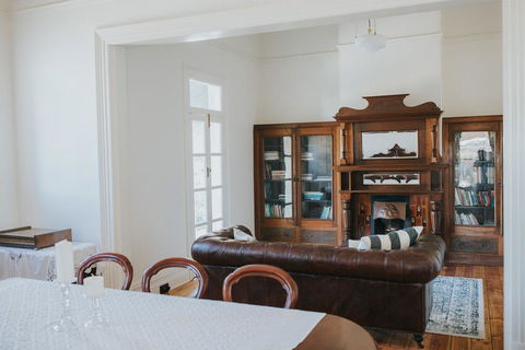 Dubuque Bed And Breakfast - Perths Hotel 1