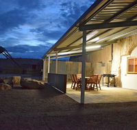 Dug Out BB Apartments - Perths Hotel