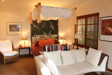 Dukis House - Perths Hotel 1