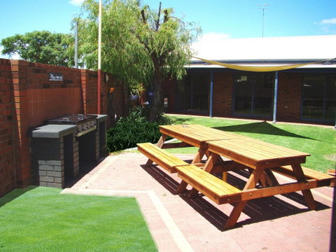 Dunsborough Inn Backpackers - Perths Hotel 0