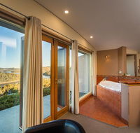 Eagle View Escape - Perths Hotel