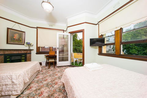 East Sydney Hotel - Perths Hotel 2
