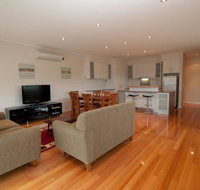 Eastern Beach - Perths Hotel