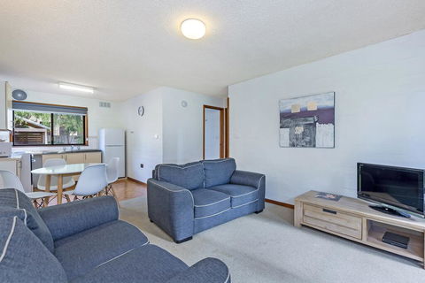 Eastern Beach Units #2 - Perths Hotel 1