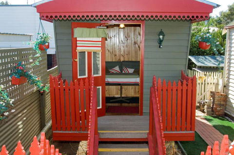 Echuca Gardens - Perths Hotel 3