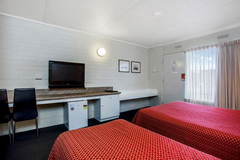 Econo Lodge Portland - Perths Hotel 3