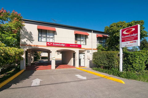 Econo Lodge Waterford - Perths Hotel 0