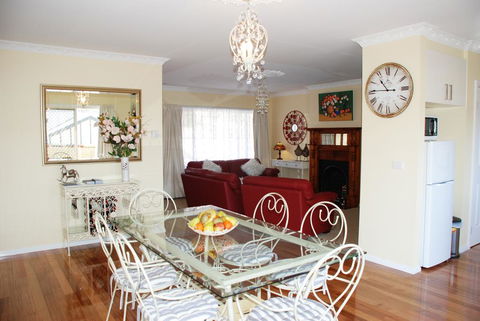 Edwards Rose - Perths Hotel 3