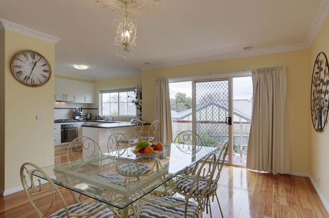 Edwards Rose - Perths Hotel 2