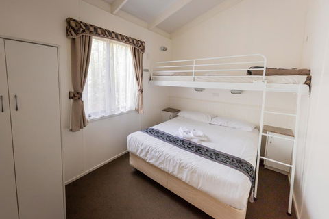 Eildon Riverside Holiday Park - Perths Hotel 2