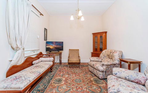 Eliza 1875 Red Brick Duplex Townhouse - Perths Hotel 2