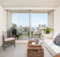 Elizabeth Bay Home with a View - Perths Hotel