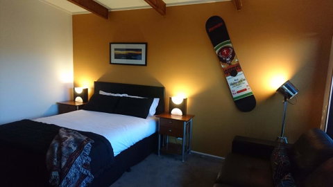 ELM Riverside Accommodation - Merrijig - Perths Hotel 1