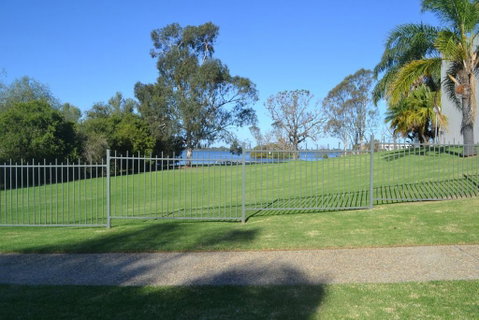 ELSINOR Townhouse 4 Mulwala - Perths Hotel 1