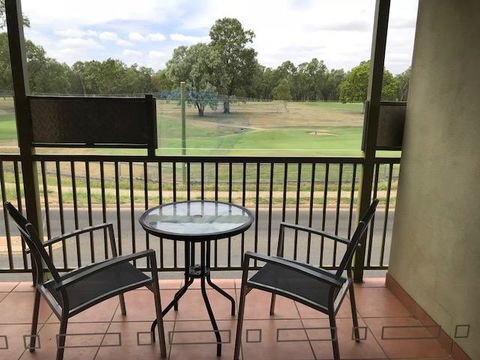 Emerald Executive Apartments - Perths Hotel 1