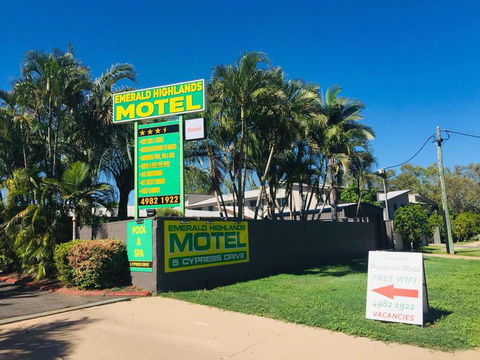 Emerald Highlands Motel - Perths Hotel 0