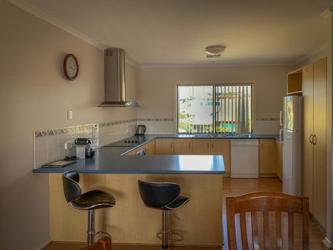 Endeavour 6 - Perths Hotel 3