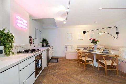 Enjoy Cafe Culture From Chic Warehouse Conversion - Perths Hotel 0