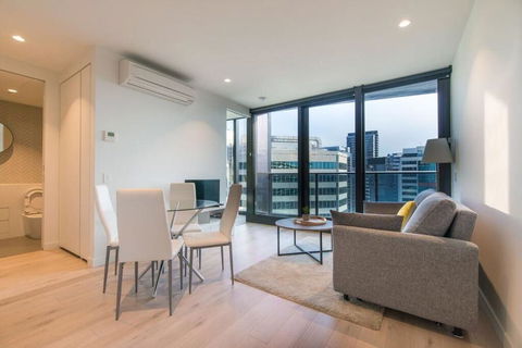 EQ Tower Luxury 1 Bedroom Central Melbourne - Perths Hotel 0