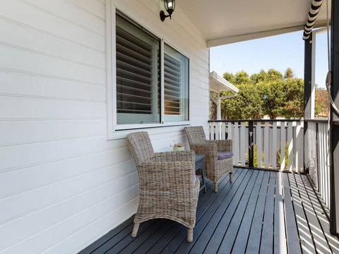 Escape To The Cottage 68 Tomaree Rd Pet Friendly And Boat Parking And WIFI - Perths Hotel 2