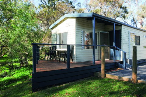Euroa Caravan Park - Perths Hotel 0