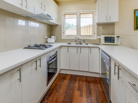 Exclusive Handy Holiday House - Perths Hotel 2