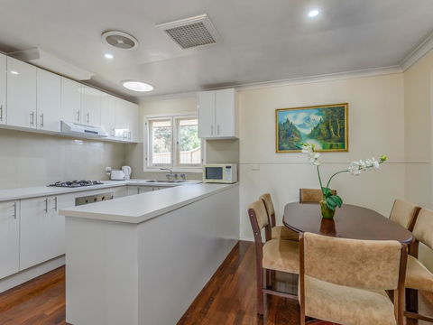Exclusive Handy Holiday House - Perths Hotel 3