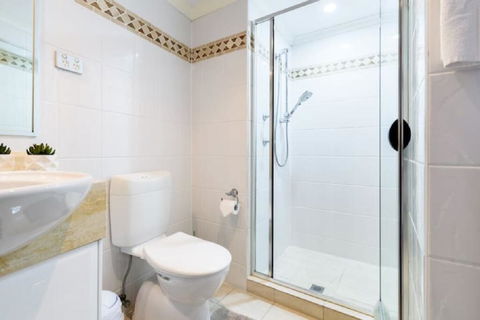 Excluza - Perths Hotel 1