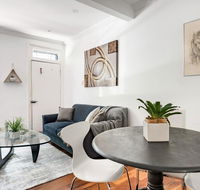 Expansive House Seconds from Oxford Street - Perths Hotel