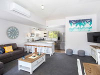Book Mollymook Accommodation Vacations Perths Hotel Perths Hotel
