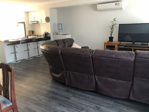 Falcon Bay 4x4 Townhouse - Perths Hotel 2