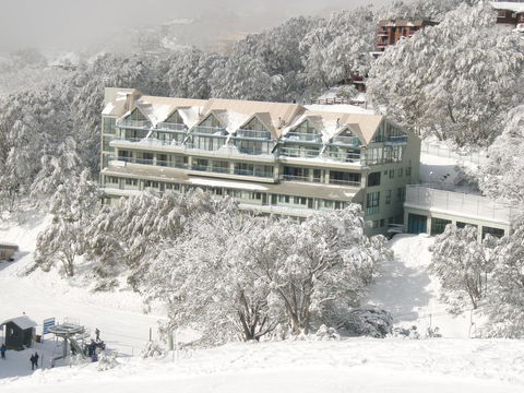 Falls Creek Country Club - Perths Hotel 1