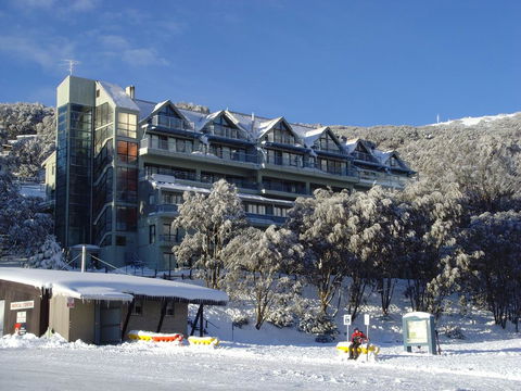 Falls Creek Country Club - Perths Hotel 2