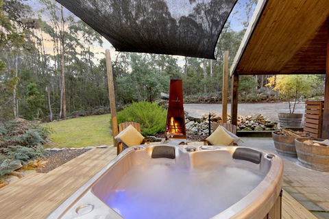Falls River Luxury Accommodation - Perths Hotel 2